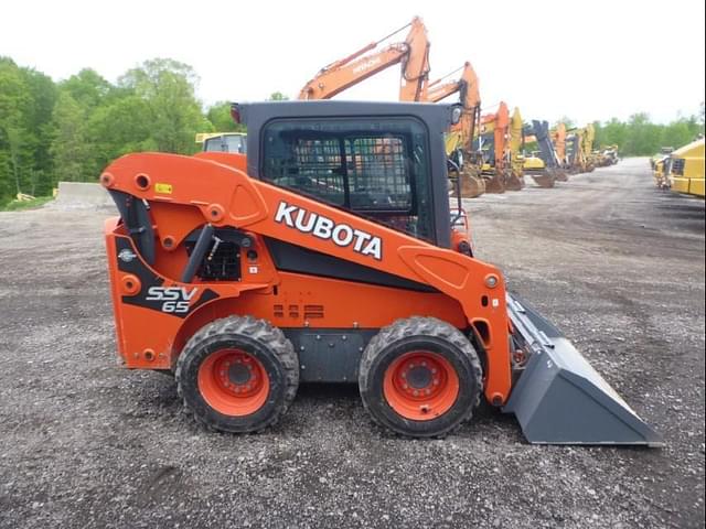 Image of Kubota SSV65 equipment image 2