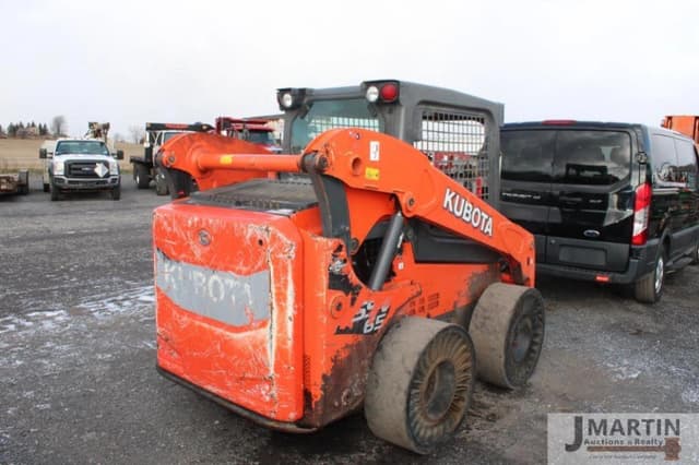 Image of Kubota SSV65 equipment image 2