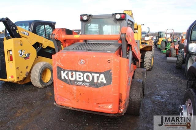 Image of Kubota SSV65 equipment image 2