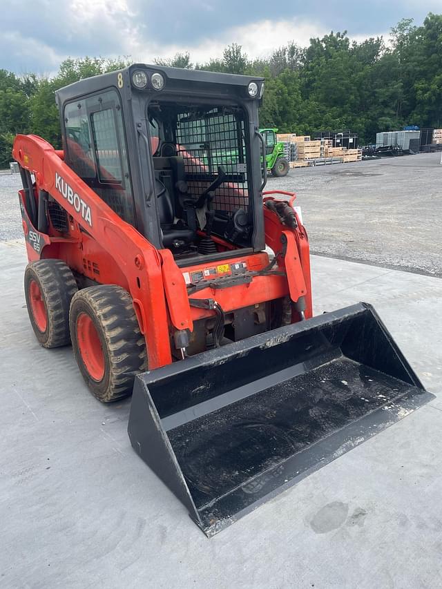 Image of Kubota SSV65 equipment image 4