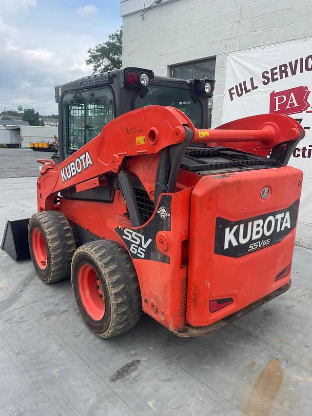 Image of Kubota SSV65 equipment image 2