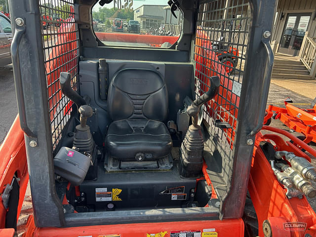 Image of Kubota SSV65 equipment image 4