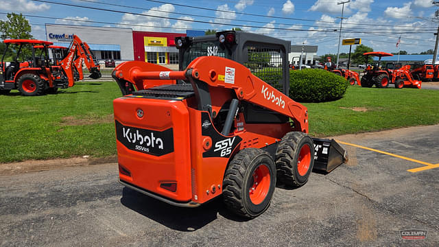 Image of Kubota SSV65 equipment image 3