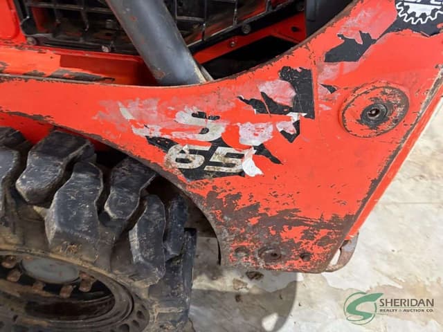 Image of Kubota SSV65 equipment image 3
