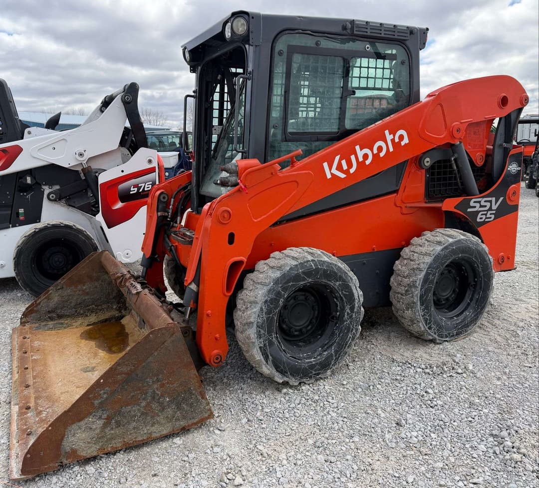 Image of Kubota SSV65 Primary image