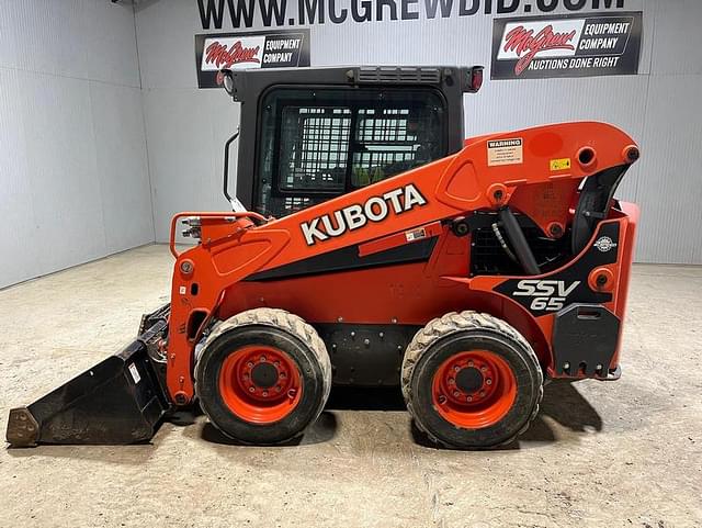 Image of Kubota SSV65 equipment image 2