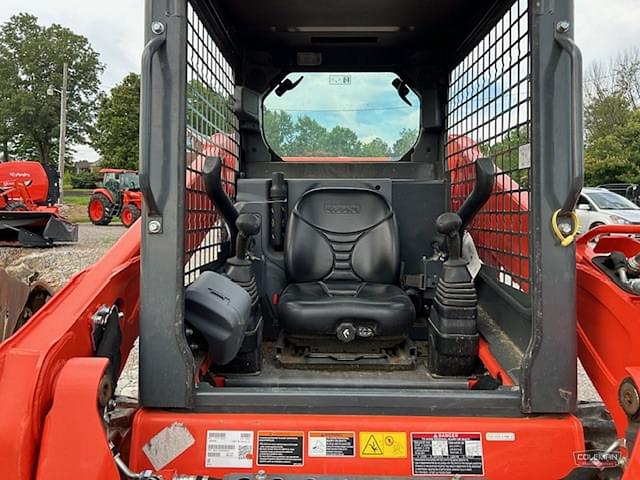 Image of Kubota SSV65 equipment image 3