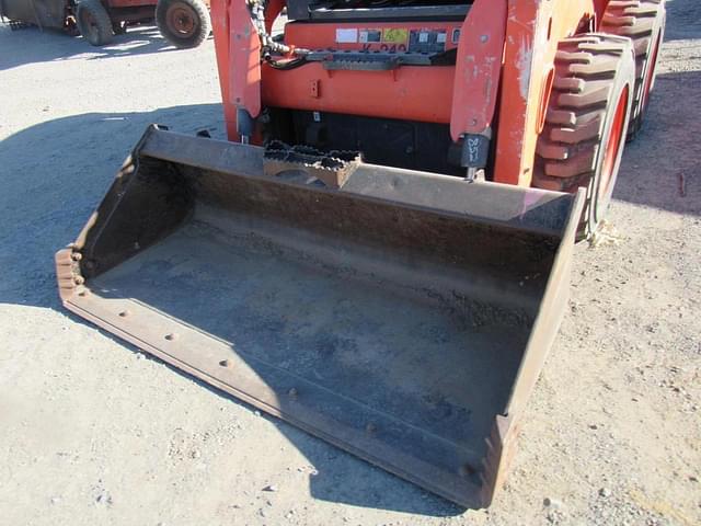 Image of Kubota SSV65 equipment image 4