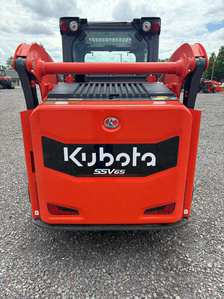 Image of Kubota SSV65 equipment image 3