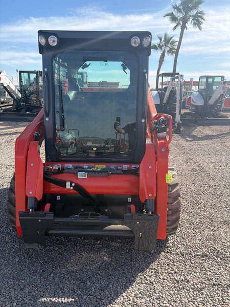 Image of Kubota SSV65 equipment image 2