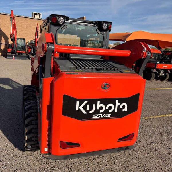 Image of Kubota SSV65 equipment image 3