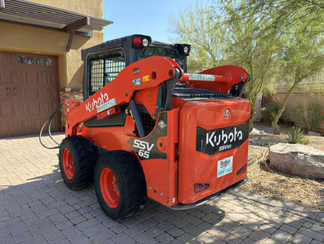 Image of Kubota SSV65 Image 1