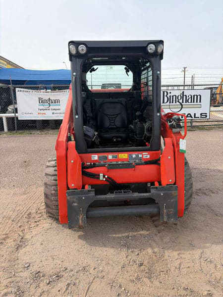 Image of Kubota SSV65 equipment image 2