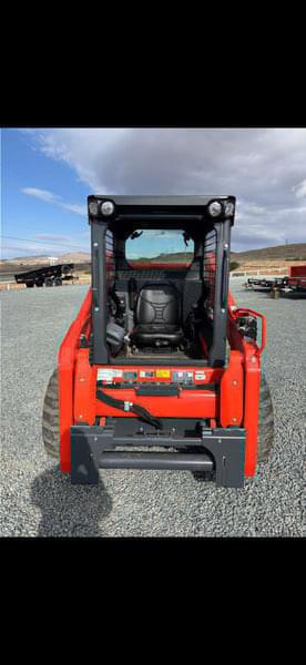 Image of Kubota SSV65 equipment image 2