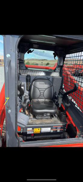 Image of Kubota SSV65 equipment image 4