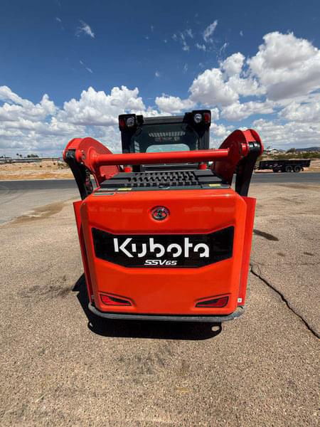 Image of Kubota SSV65 equipment image 3