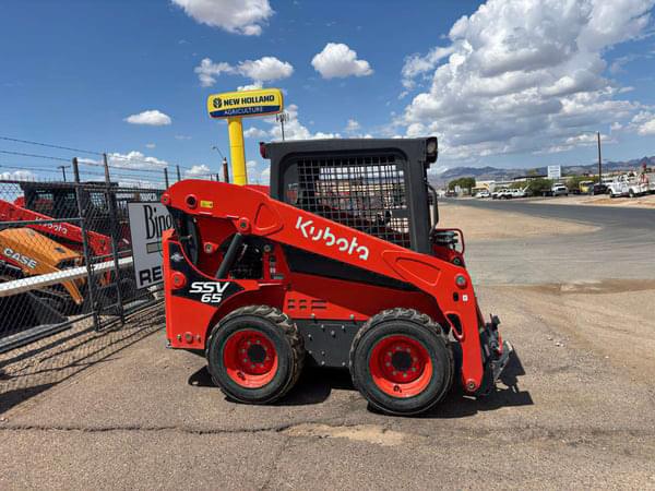 Image of Kubota SSV65 equipment image 1
