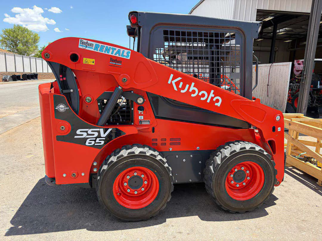 Image of Kubota SSV65 Image 1