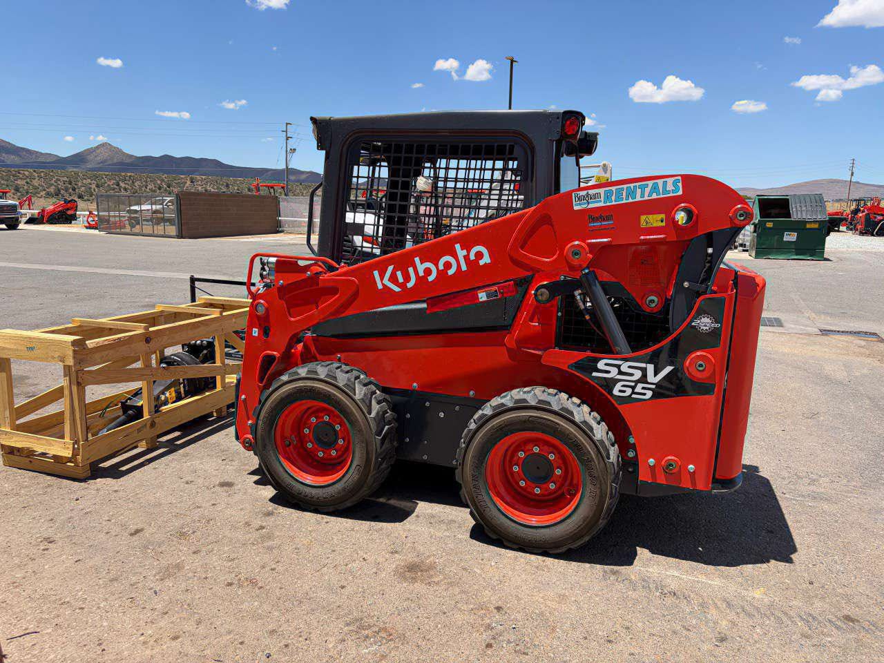 Kubota SSV65 Equipment Image0