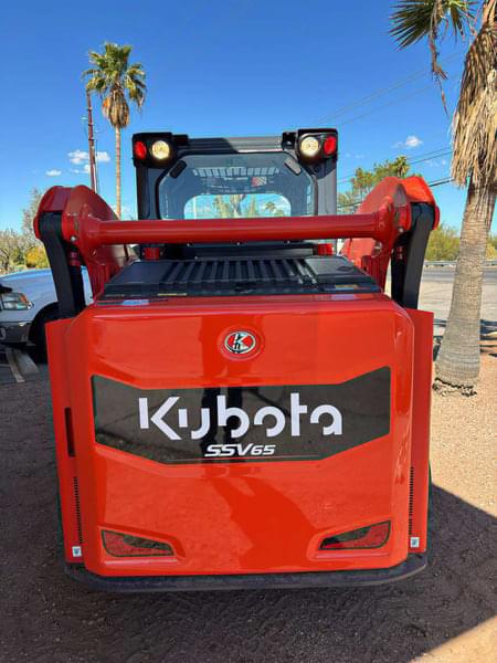 Image of Kubota SSV65 equipment image 1