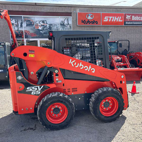 Image of Kubota SSV65 equipment image 1