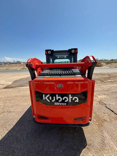Image of Kubota SSV65 equipment image 3