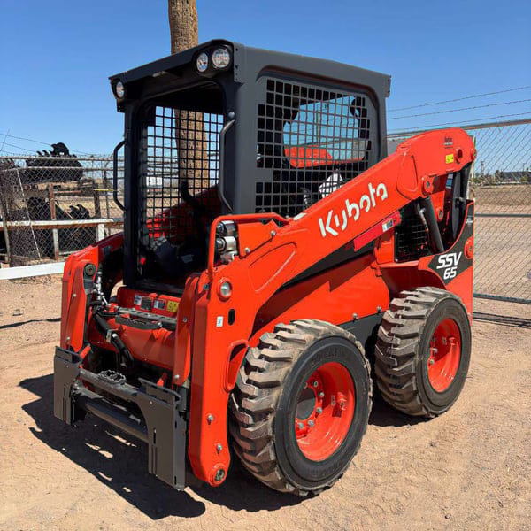 Kubota SSV65 Equipment Image0