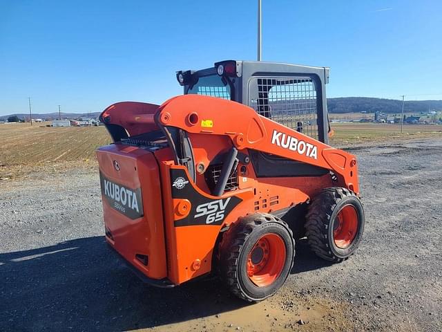 Image of Kubota SSV65 equipment image 1