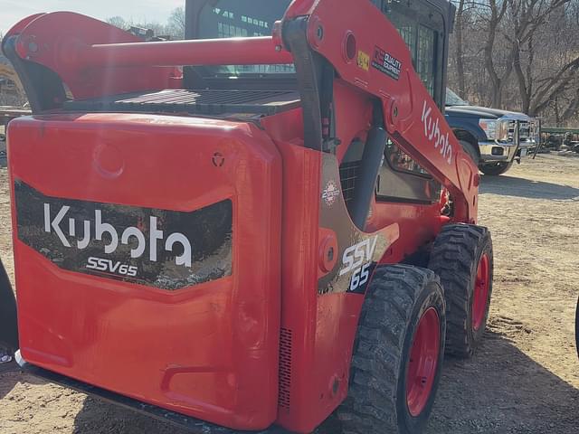 Image of Kubota SSV65 equipment image 2