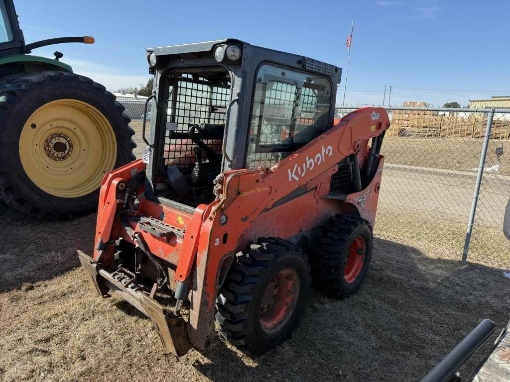 Kubota SSV65 Equipment Image0