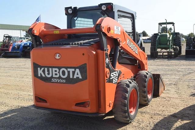 Image of Kubota SSV65 equipment image 2