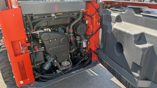 Image of Kubota SSV65HRC equipment image 2