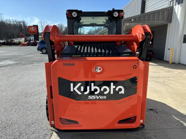 Image of Kubota SSV65PHC equipment image 1