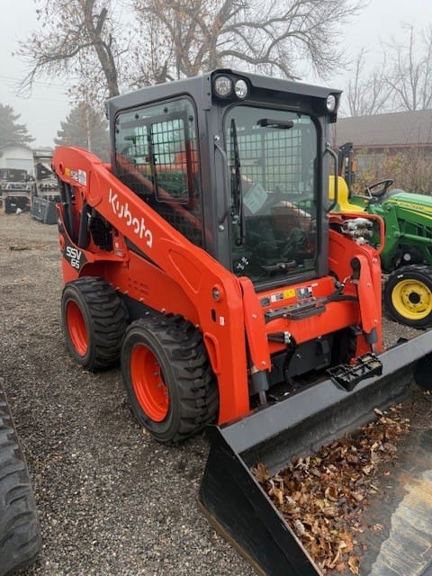 Kubota SSV65 Equipment Image0