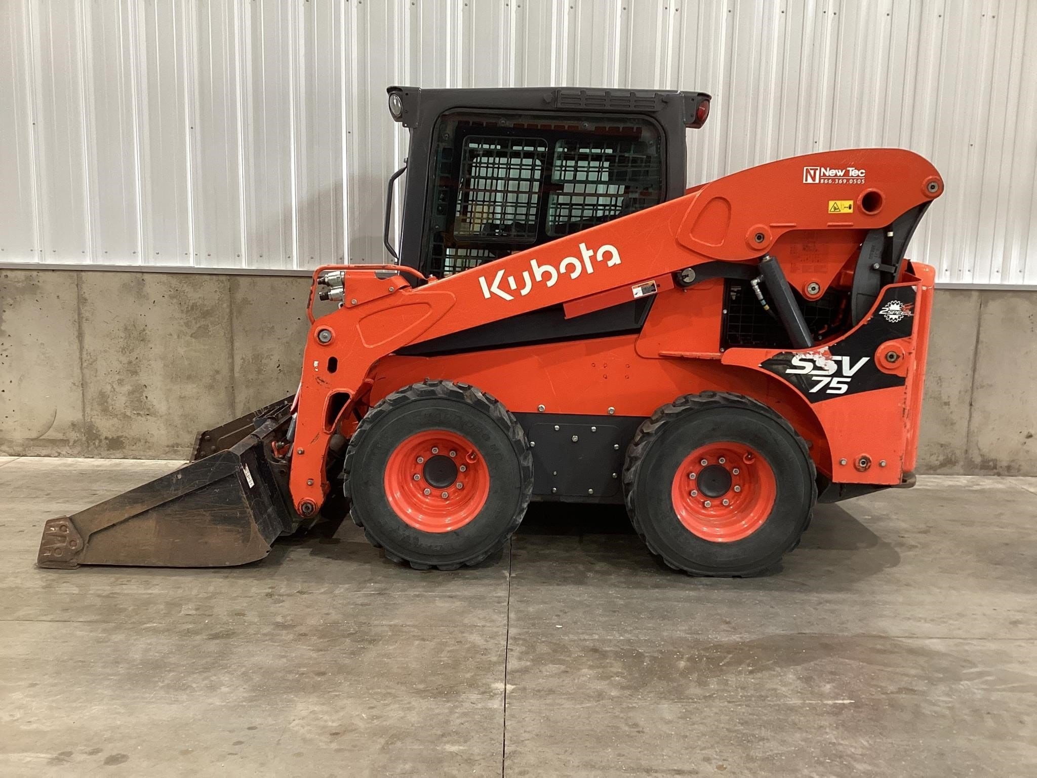 2020 Kubota SSV75 Equipment Image0