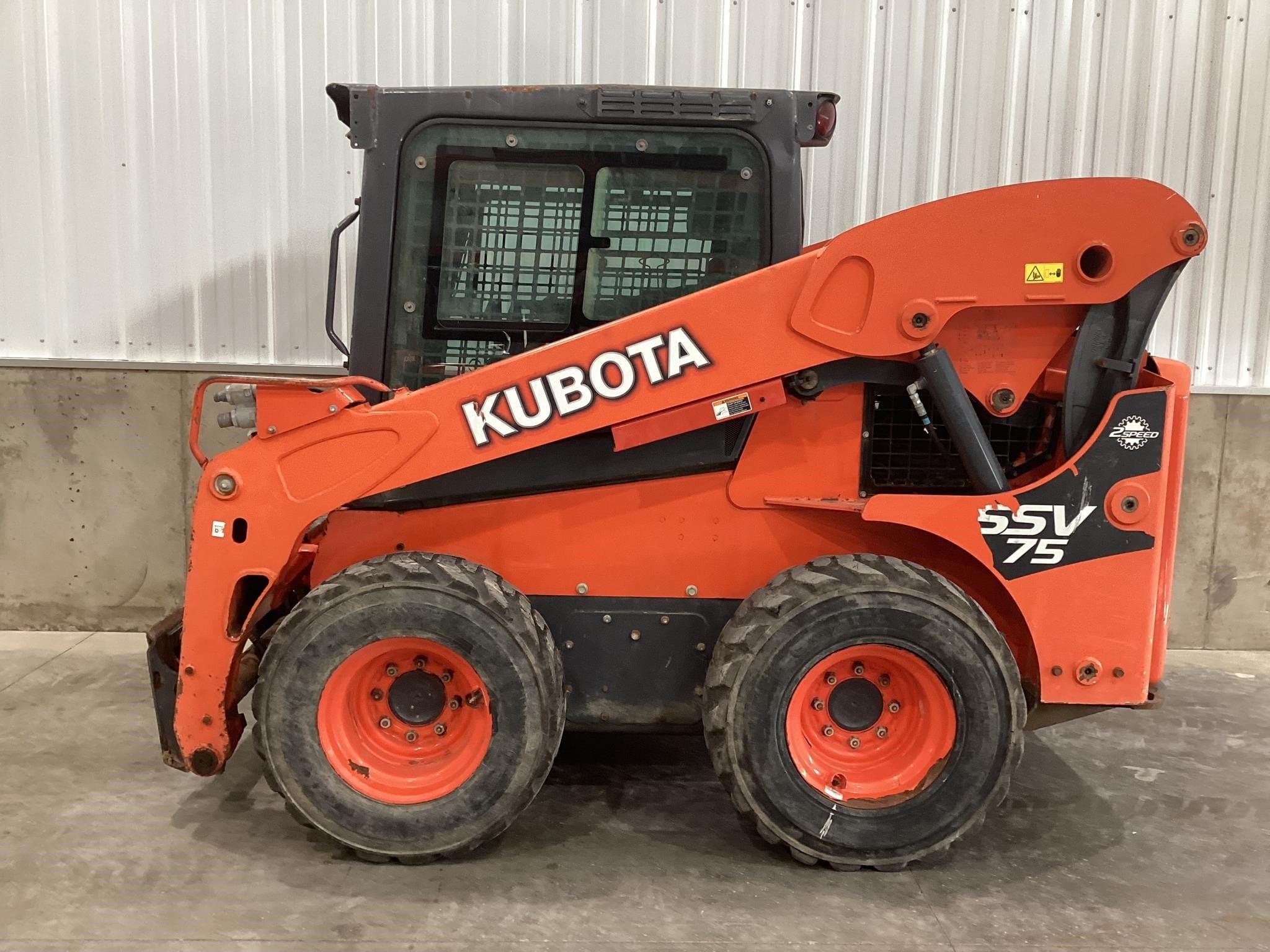 2016 Kubota SSV75 Equipment Image0