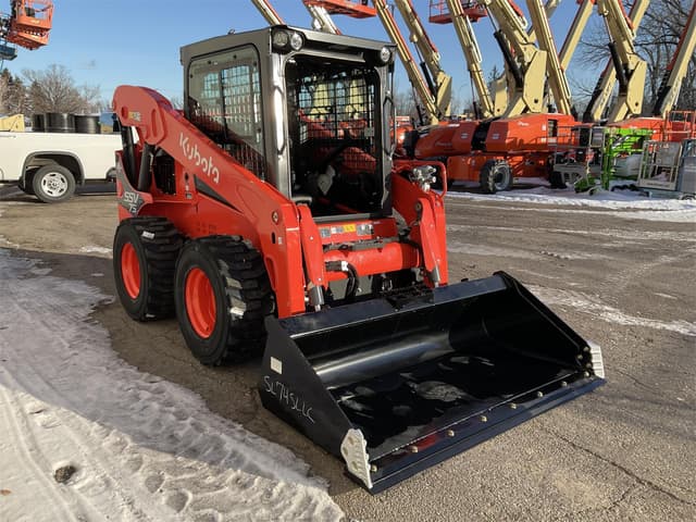 Image of Kubota SSV75HFRC equipment image 2