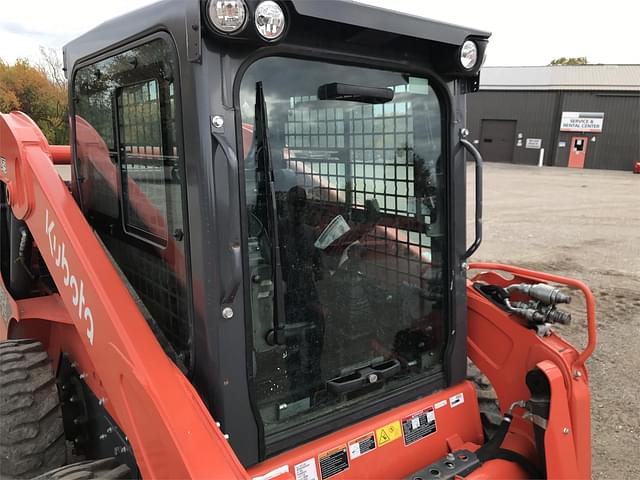 Image of Kubota SSV75 equipment image 3