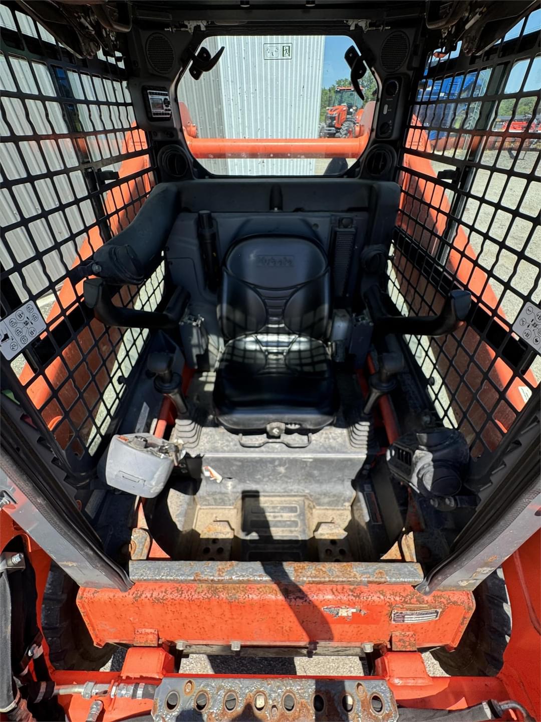 Image of Kubota SSV75 Image 1