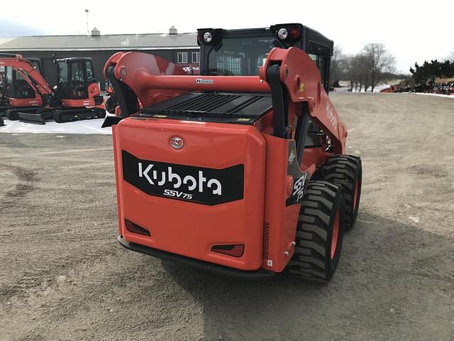 Image of Kubota SSV75 equipment image 3