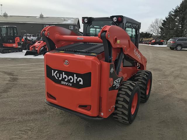 Image of Kubota SSV75 equipment image 4