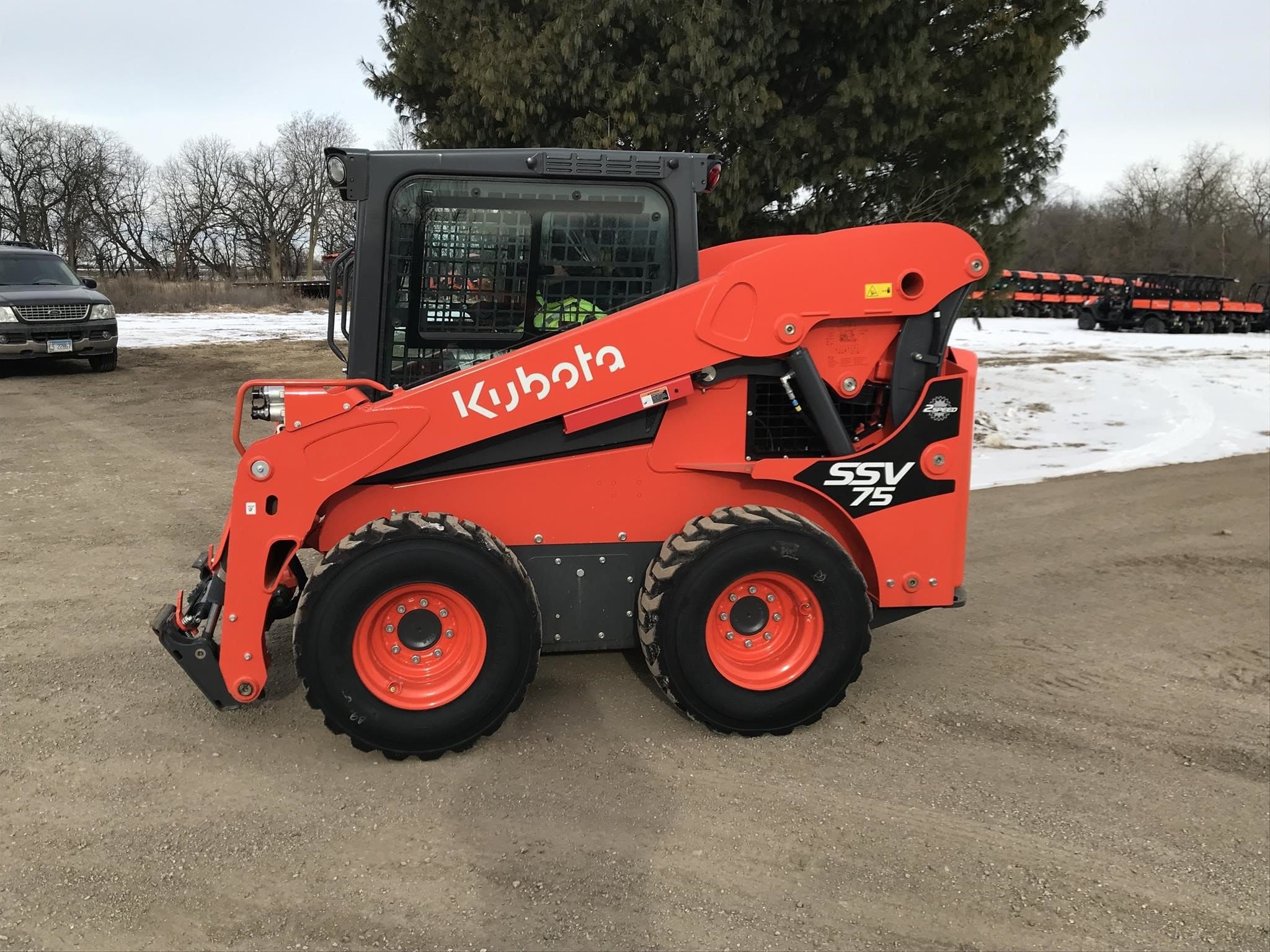 2025 Kubota SSV75 Equipment Image0