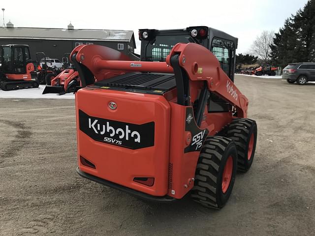 Image of Kubota SSV75 equipment image 3