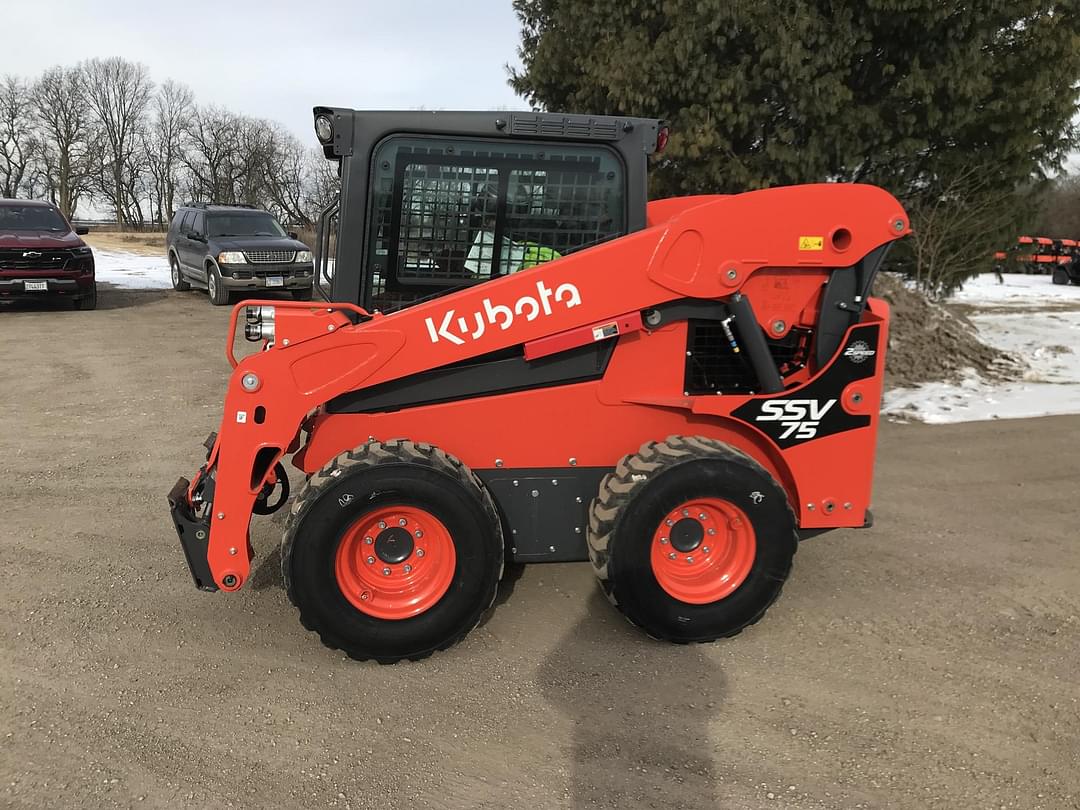 Image of Kubota SSV75 Primary image