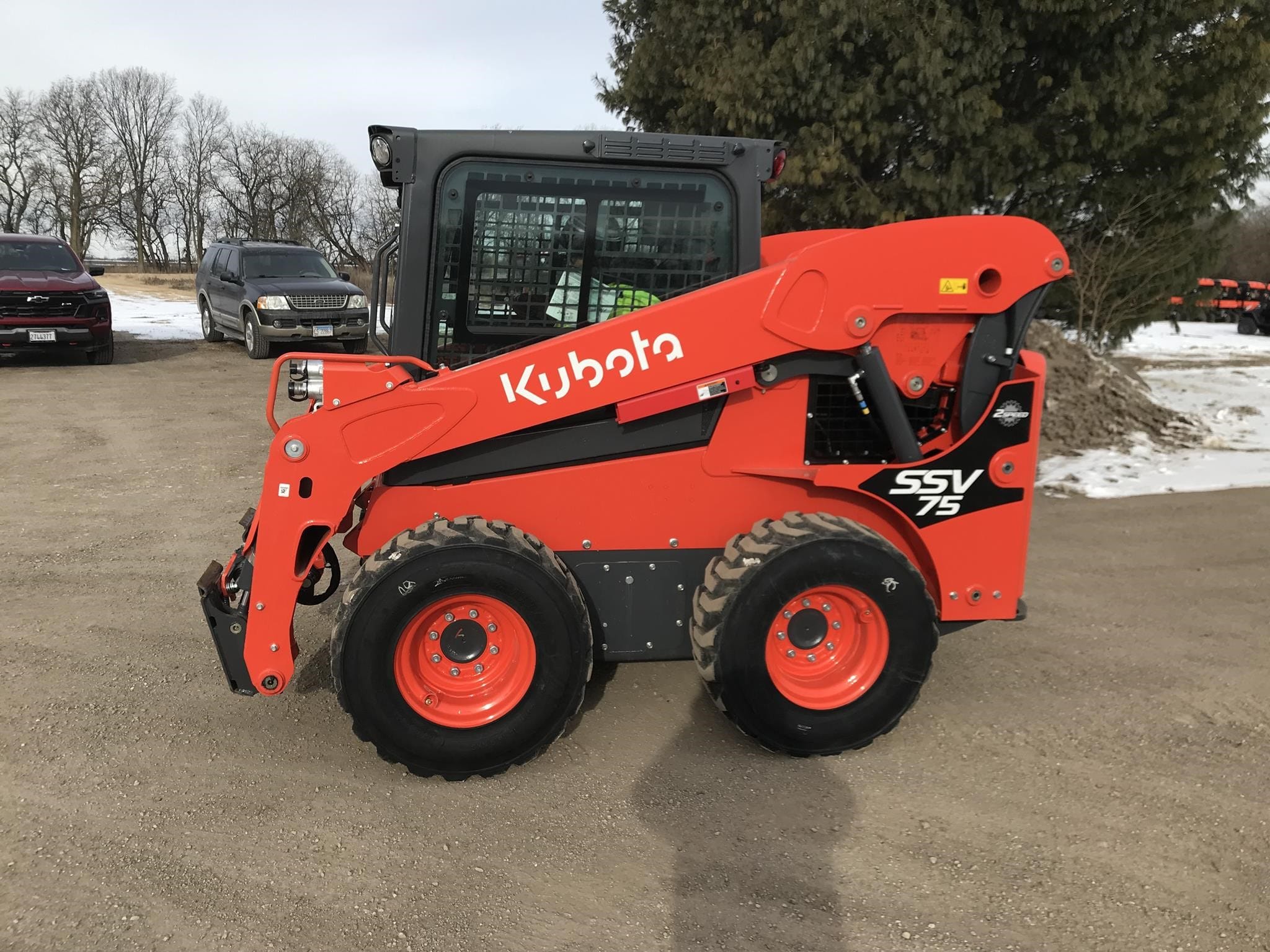 2025 Kubota SSV75 Equipment Image0