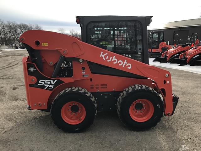 Image of Kubota SSV75 equipment image 3