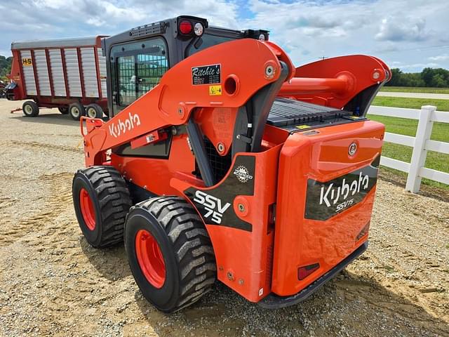 Image of Kubota SSV75 equipment image 2