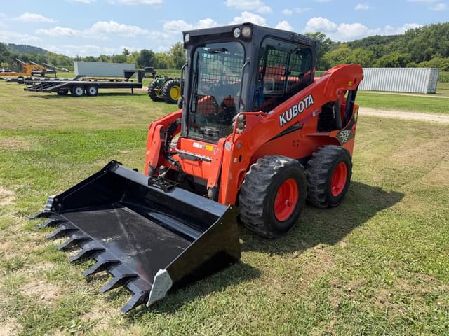 Image of Kubota SSV75 equipment image 2