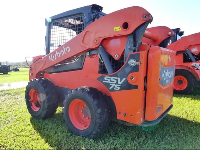 Image of Kubota SSV75 equipment image 3