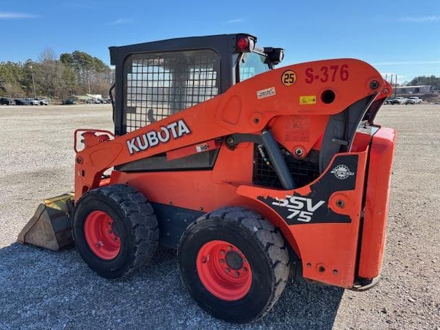 Image of Kubota SSV75 equipment image 3